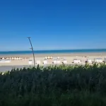 Beach Appartement De Panne 公寓 *